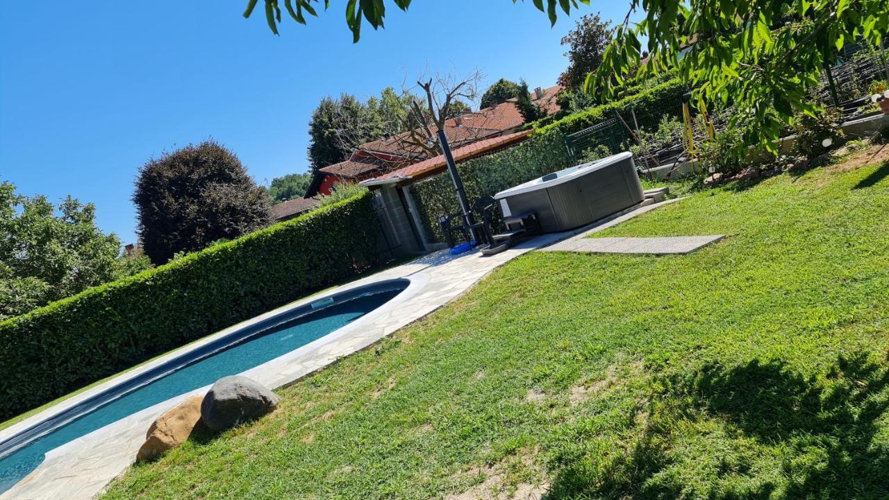 La Tana Dei Corgi Bed & Breakfast Moncrivello Exterior photo
