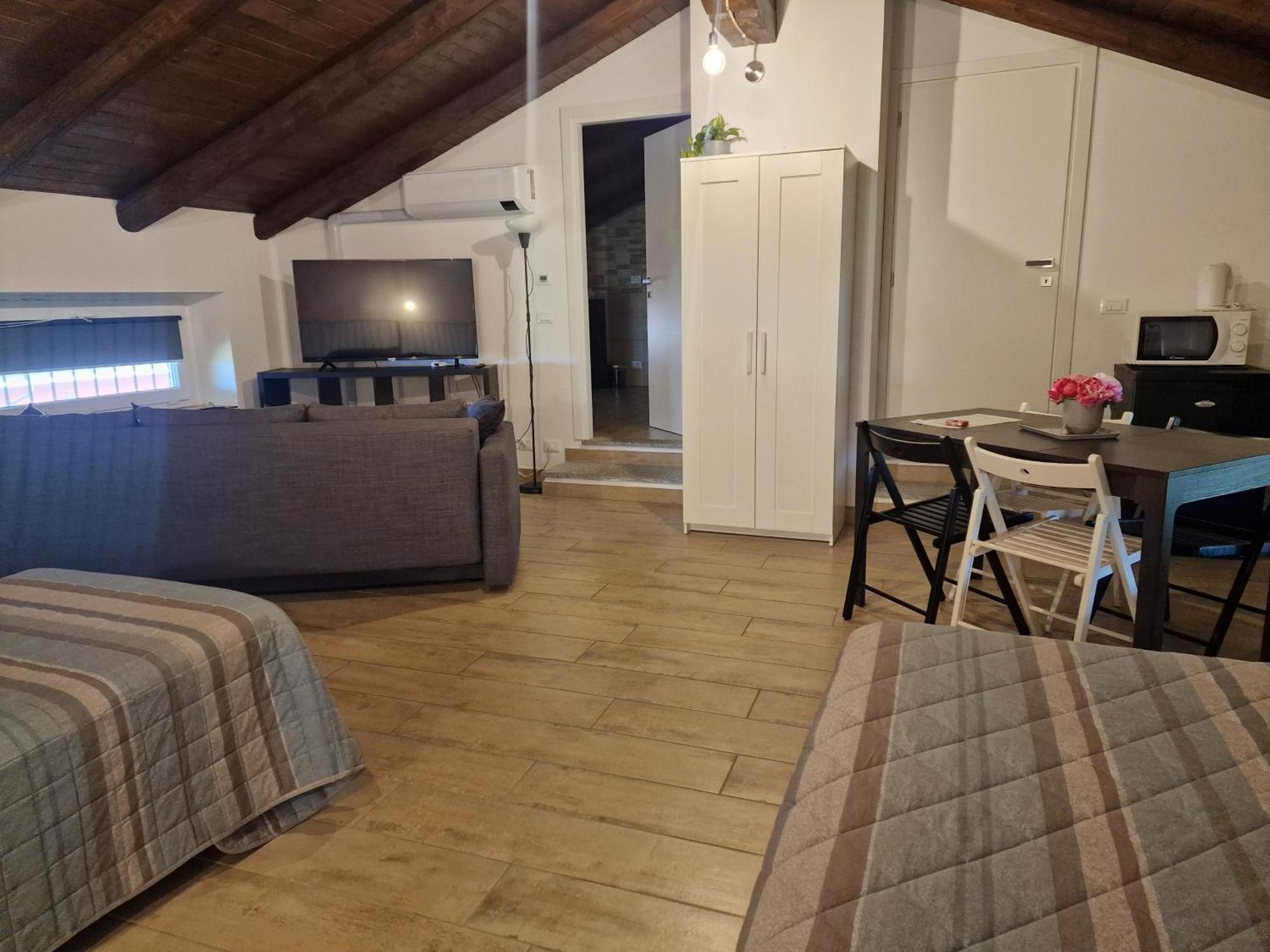 La Tana Dei Corgi Bed & Breakfast Moncrivello Exterior photo
